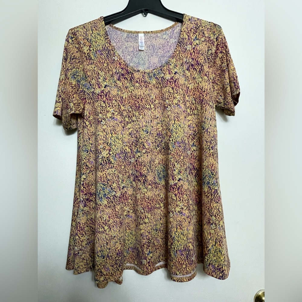 ‼️🎉Reasonable Offers Accepted🎉‼️ LuLaRoe Shirt